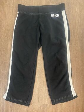Nike cropped Active Pants with White Side Stripes